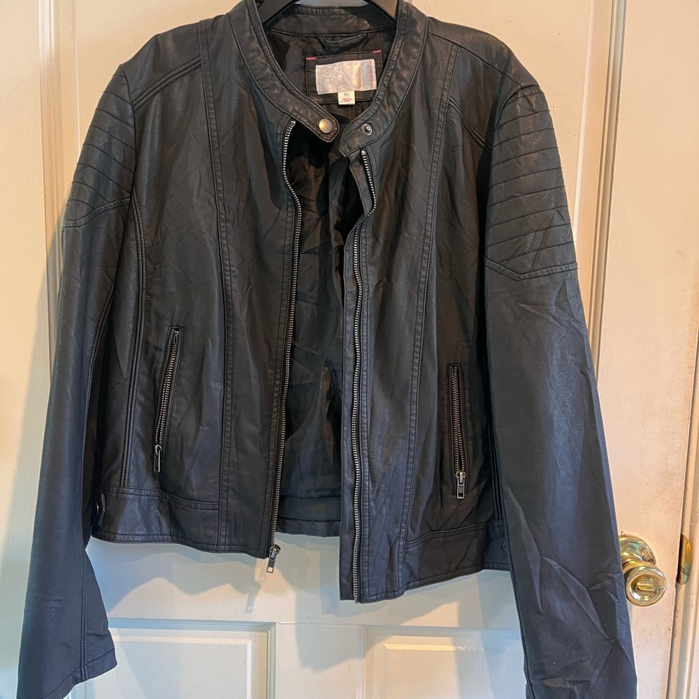 XXL Women’s black leather jacket